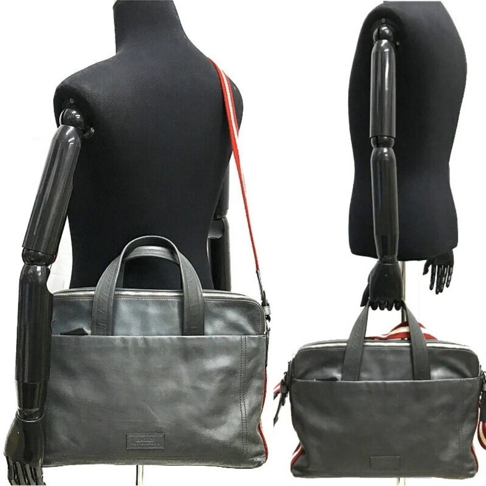 BALLY 2Way Business Bag
Striped Gray Leather Silver Hardware - Picture 7 of 8